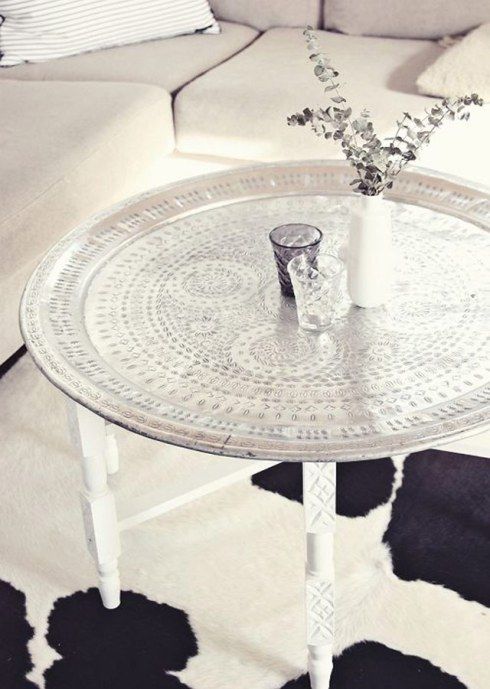 Table basse marocaine avec pouf