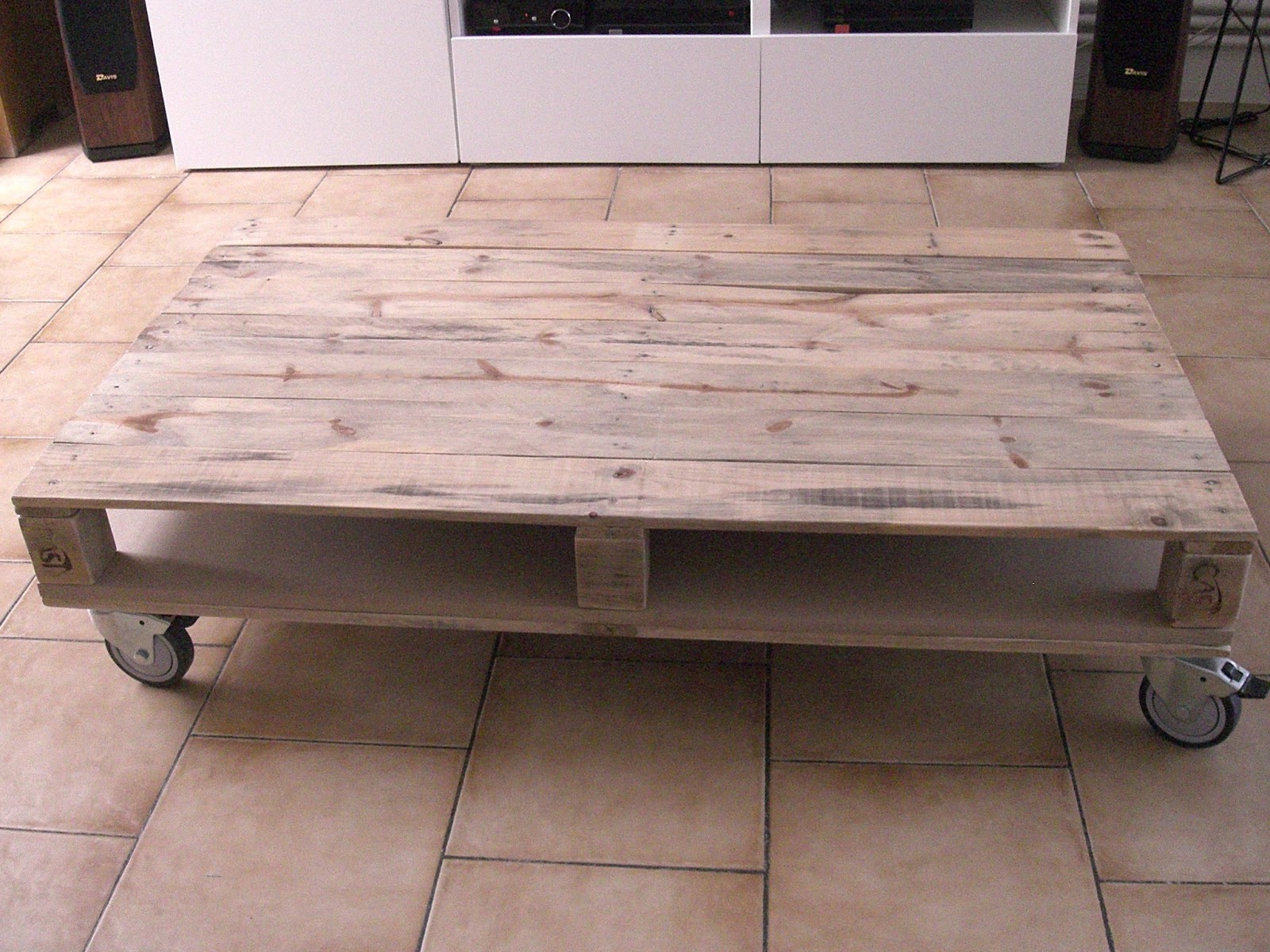 Table basse palette avec roulettes