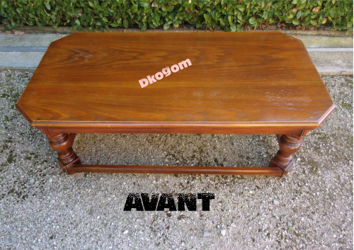 Décaper une table basse en bois