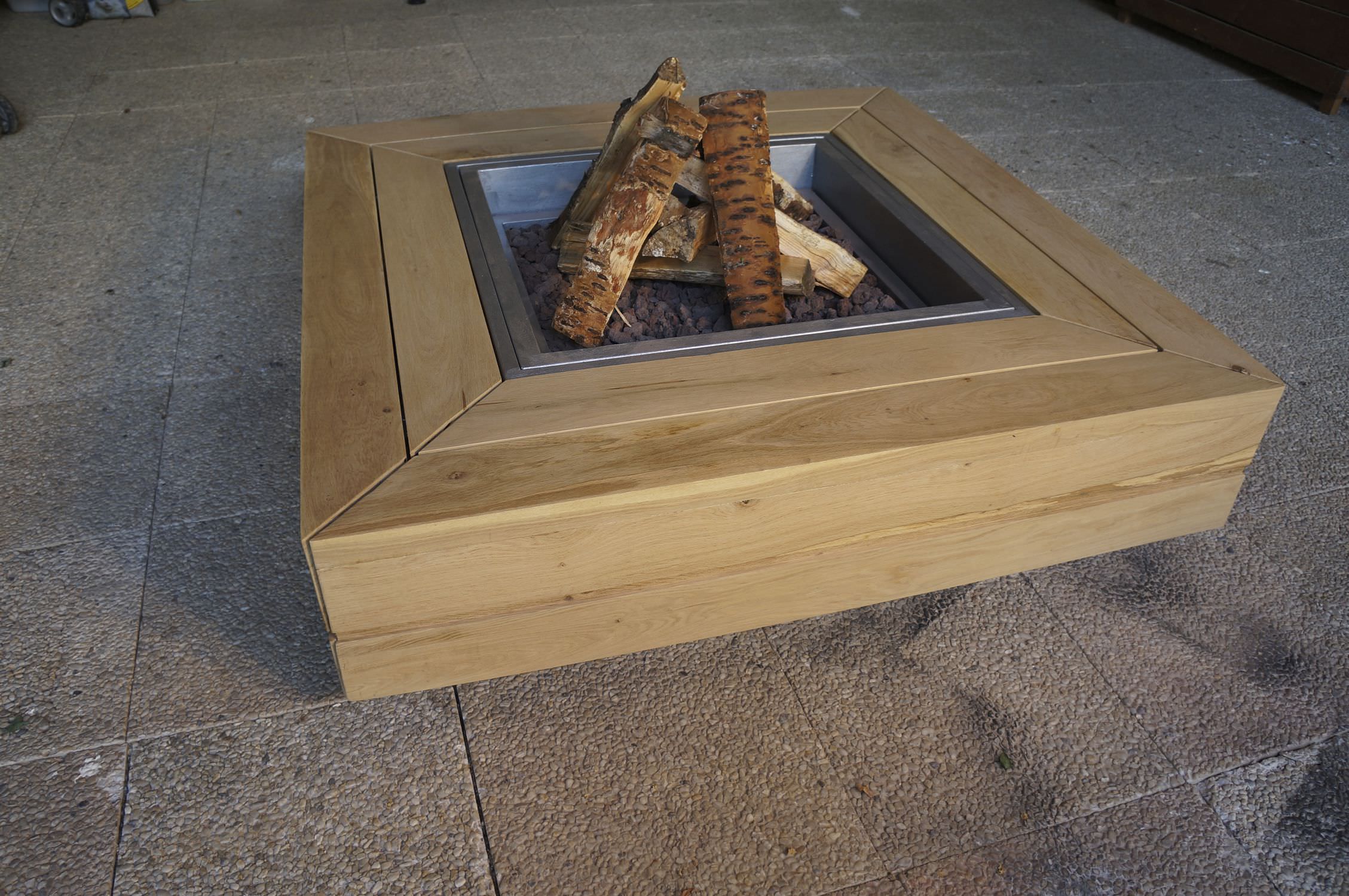 Table basse en bois exterieur