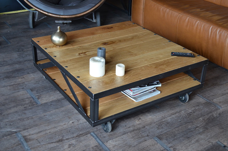 Table basse carrée a roulette