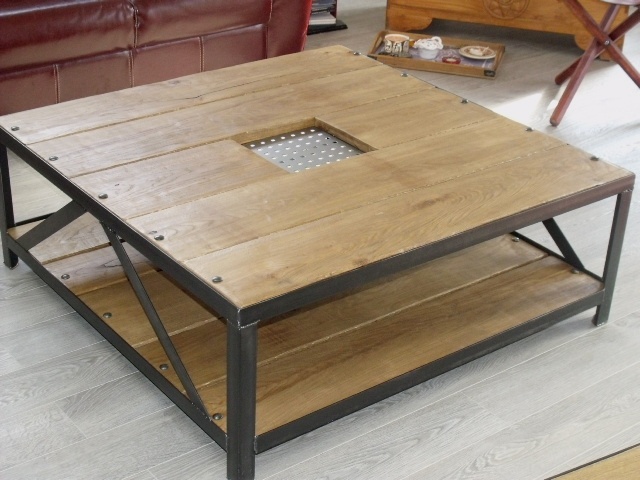 Table basse carrée industrielle