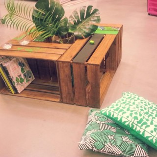 Table basse avec caisse en bois