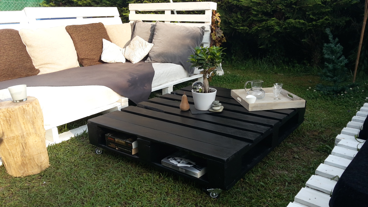 Palette table basse noire