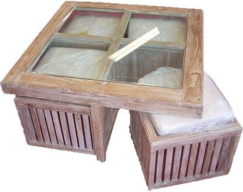 Table basse ronde en verre avec pouf