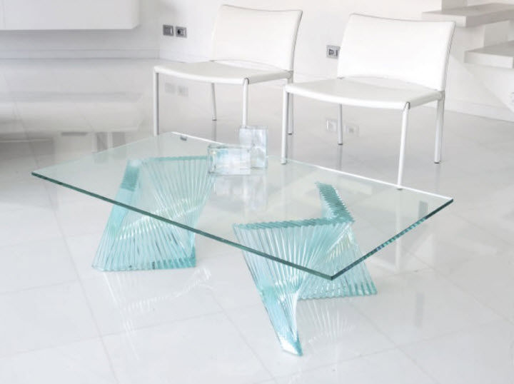 Table basse en verre transparent