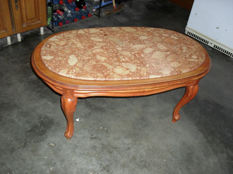 Table basse en bois et marbre