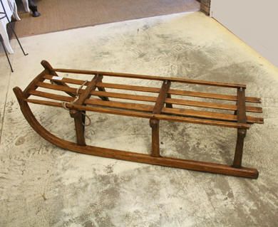 Luge en bois table basse