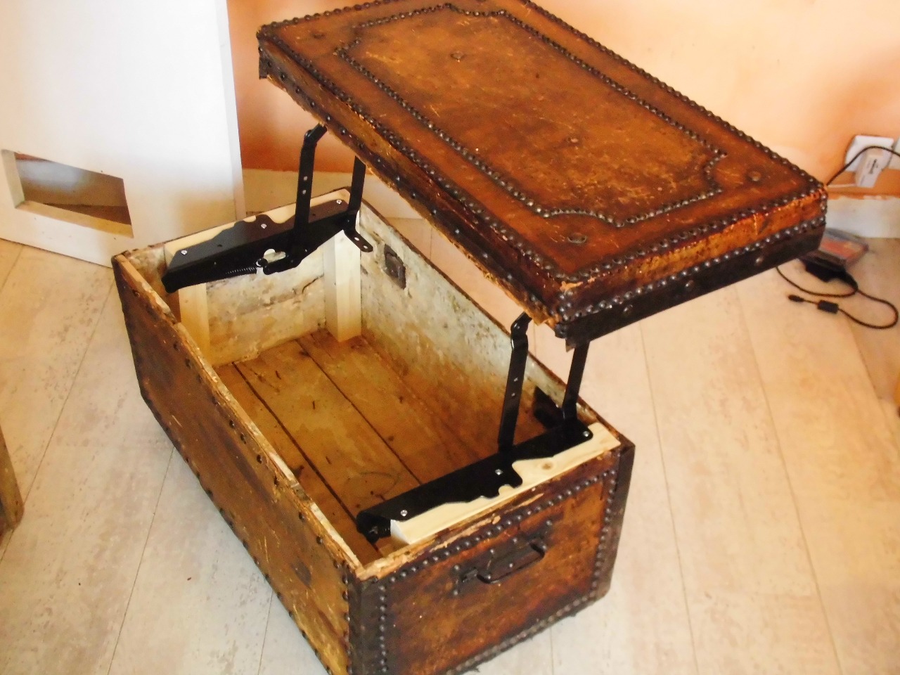 Table-basse-de-salon-modulable-plateau-relevable-pour-table-a-manger-fly