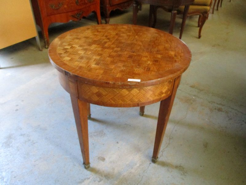 Table basse ronde style ancien