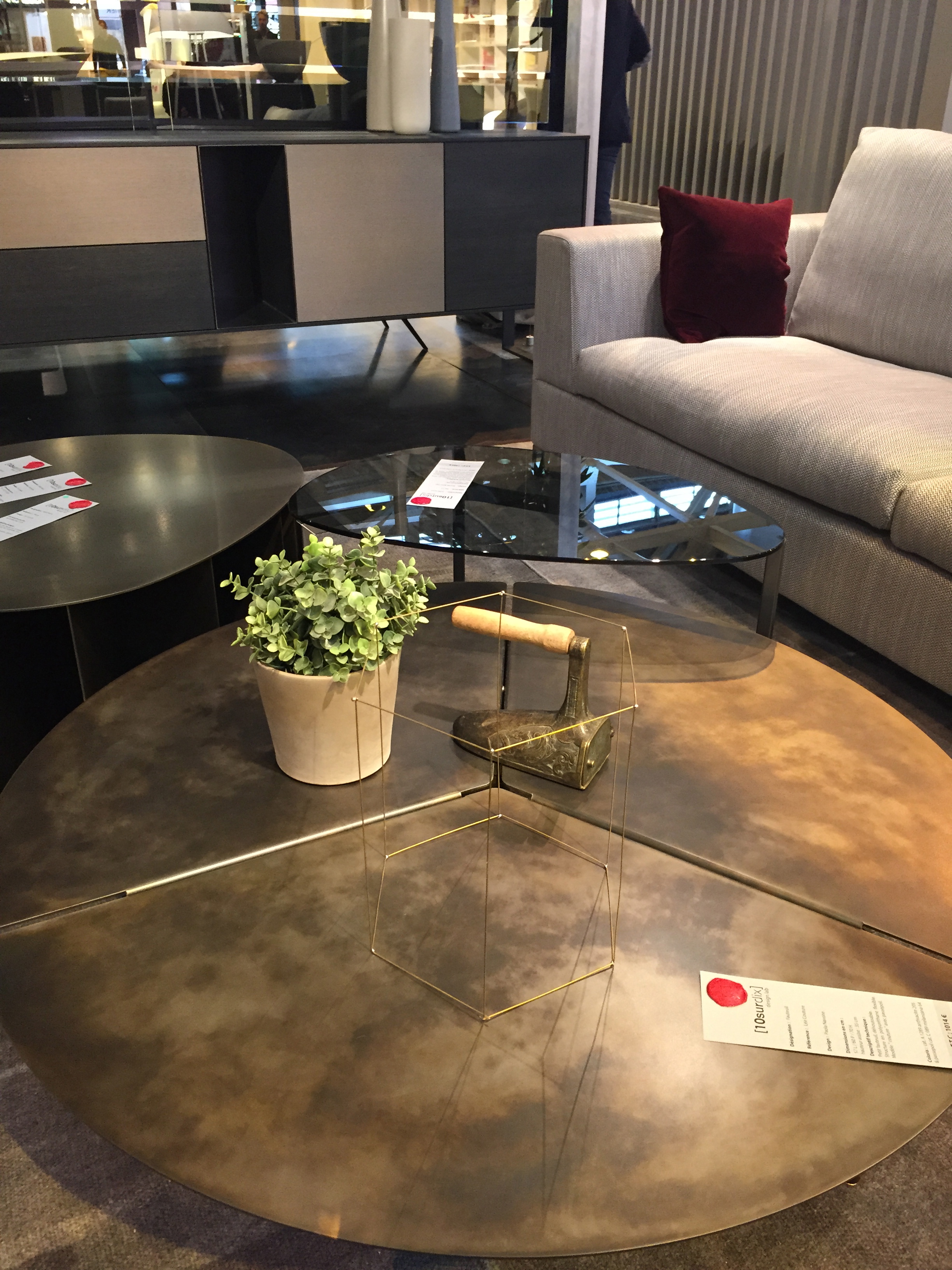 Table basse design rue du commerce