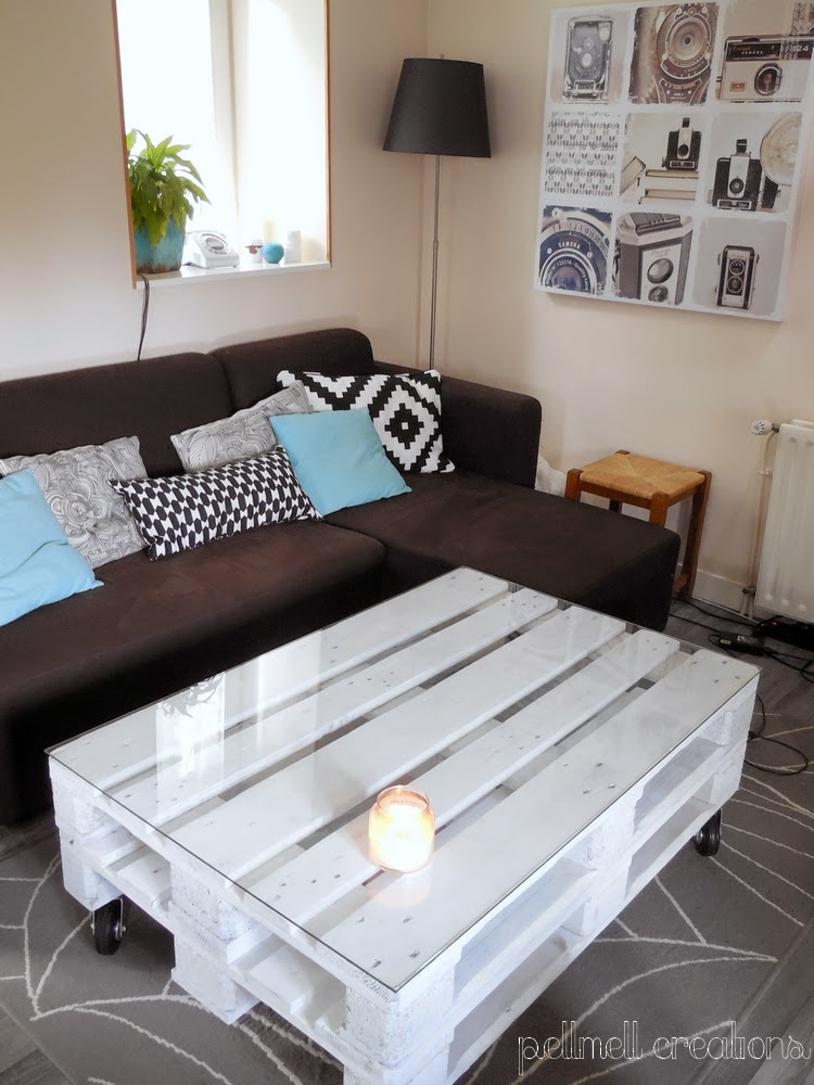 Table basse en palette et verre