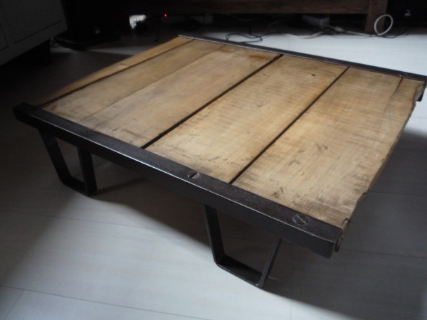 Table basse en palette industriel