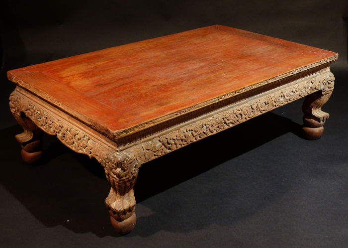 Table basse bois sculpte
