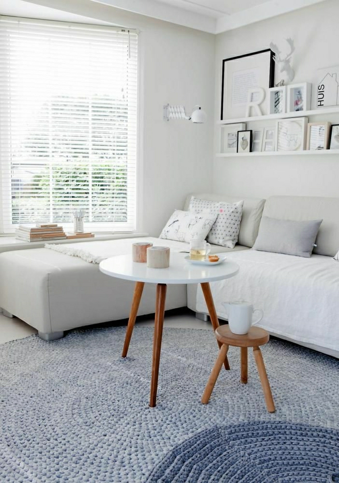 Quel tapis pour table basse en bois