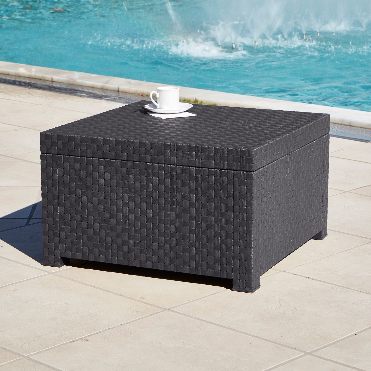 Table basse resine tressee pas cher