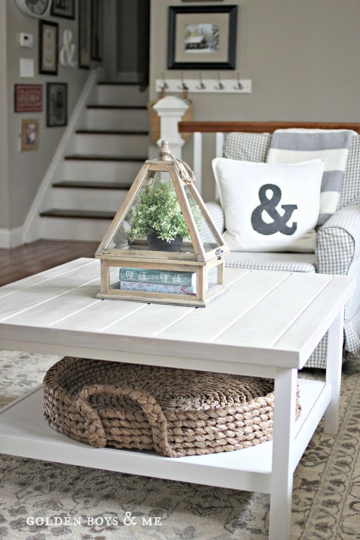 Table basse pyramide bois