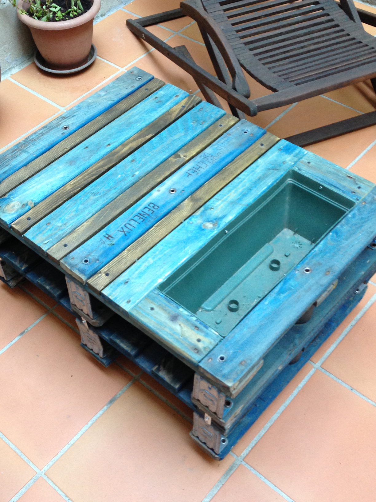 Table basse palette bleue
