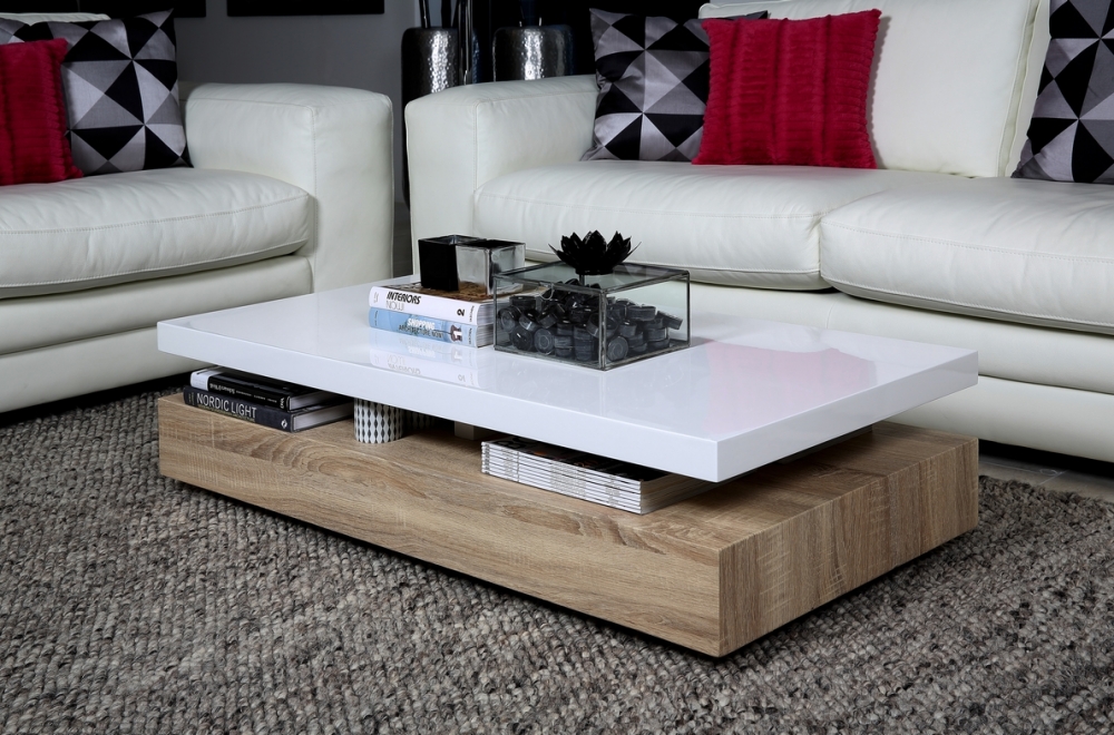 Table basse en bois blanchi