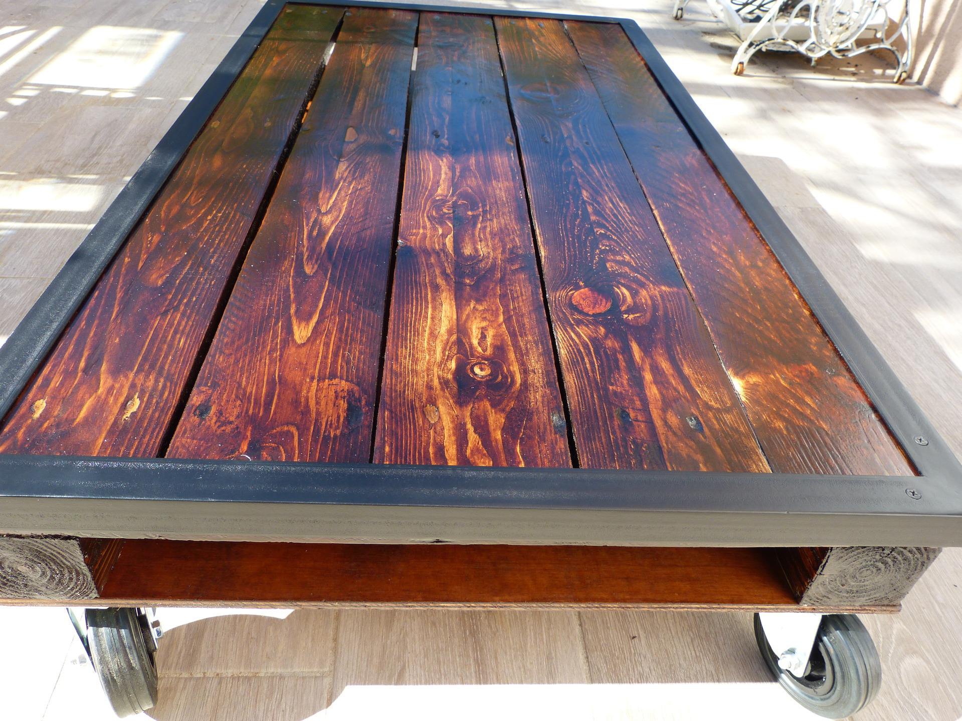 Table basse acier palette