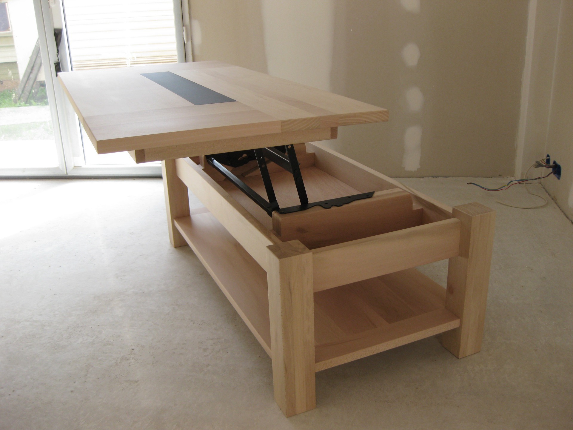 Table basse plateau relevable bois clair