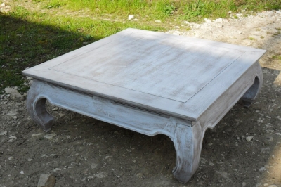 Table basse en bois repeinte