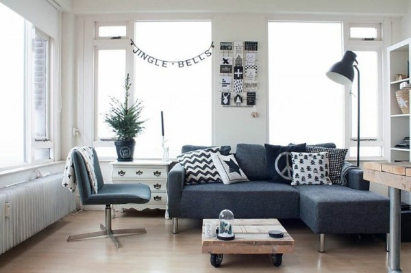 Salon avec table basse palette