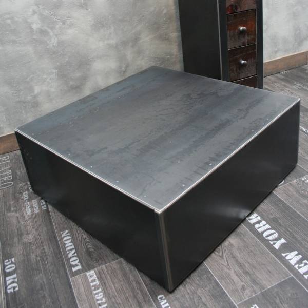 Table basse industrielle en acier