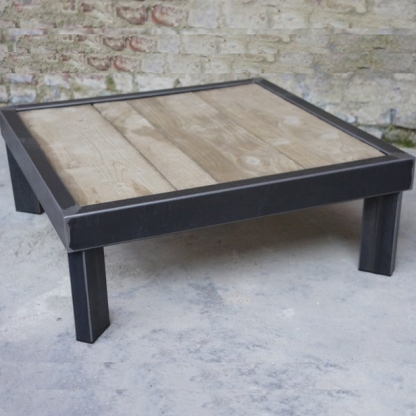 Table basse en palette gris vieilli