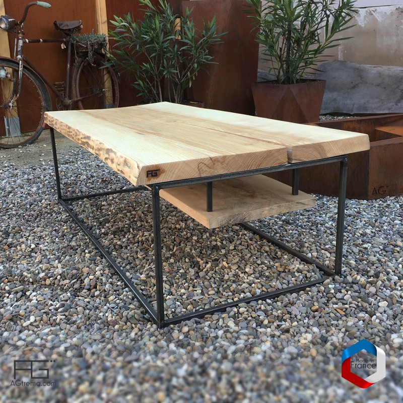 Table basse avec planche de bois