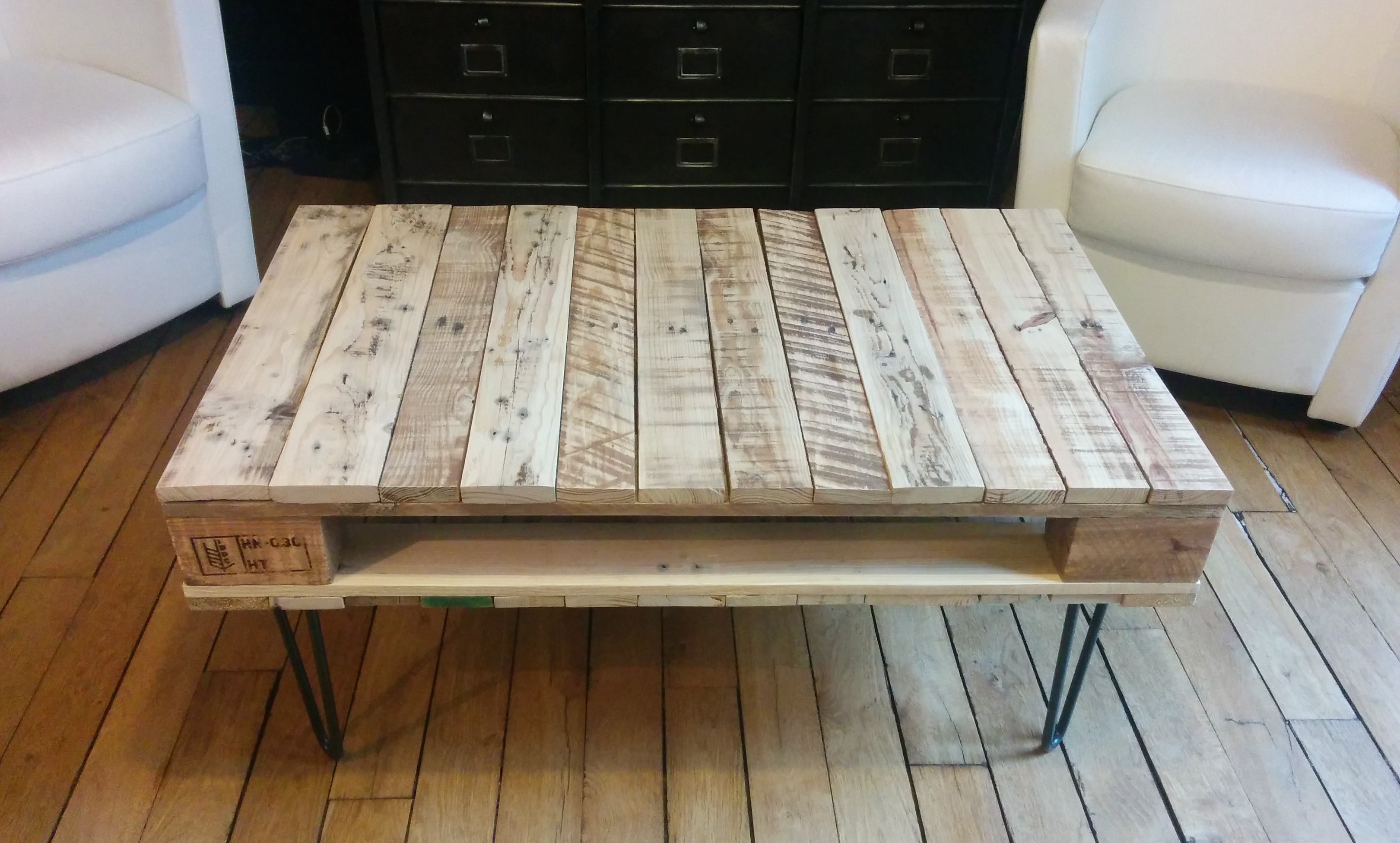 Faire une table basse avec une palette video