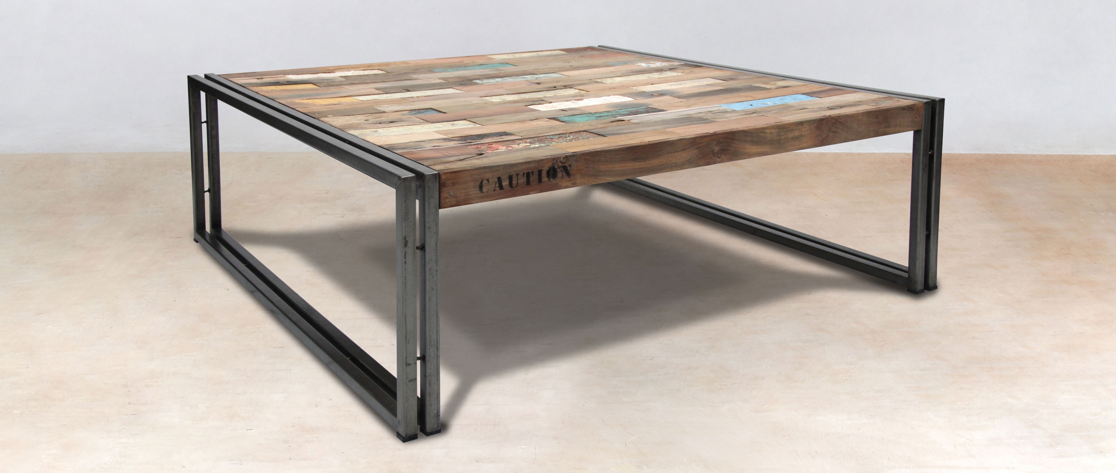 Table basse en bois de bateau