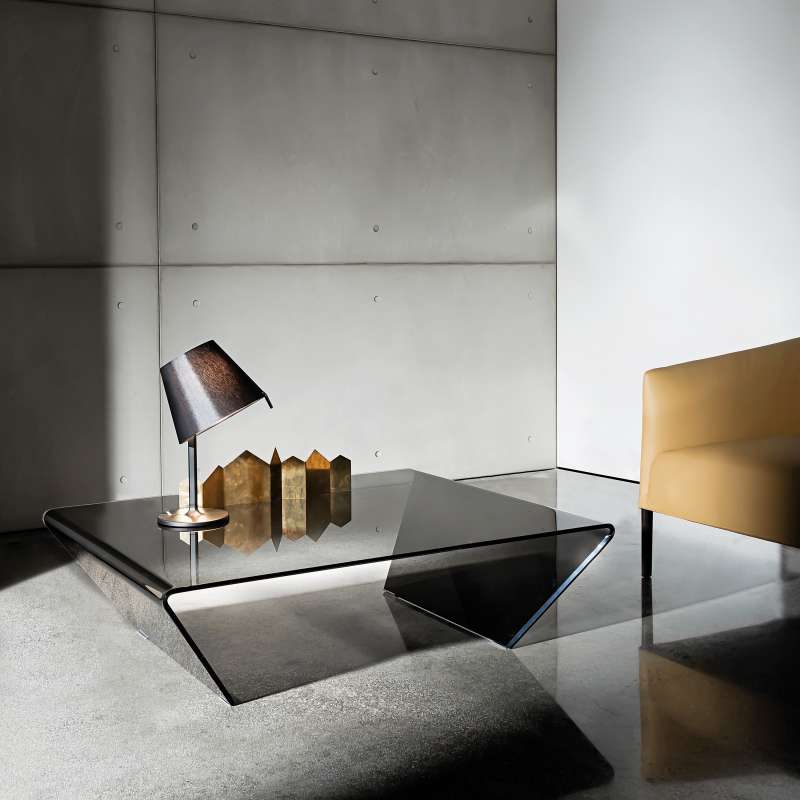 Table basse en verre fumé