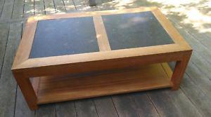 Table basse bois et pierre