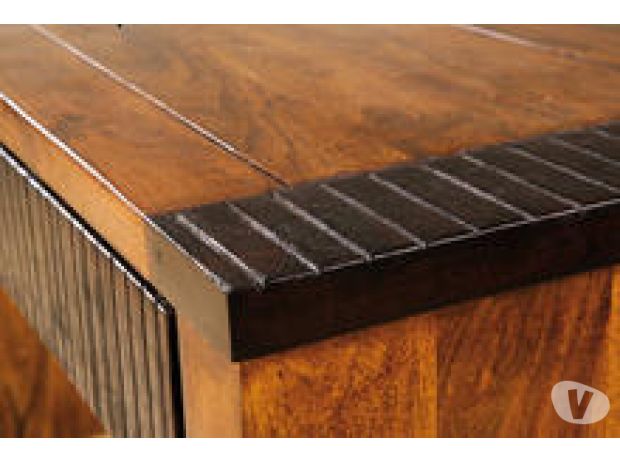 Table basse bois et chiffons