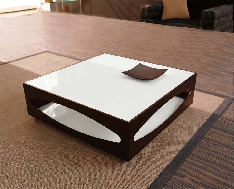 Table basse carrée bois moderne