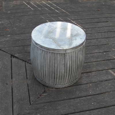 Table basse ronde en zinc