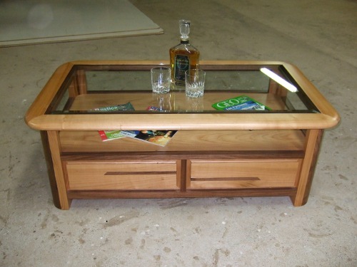 Table basse bois merisier et verre