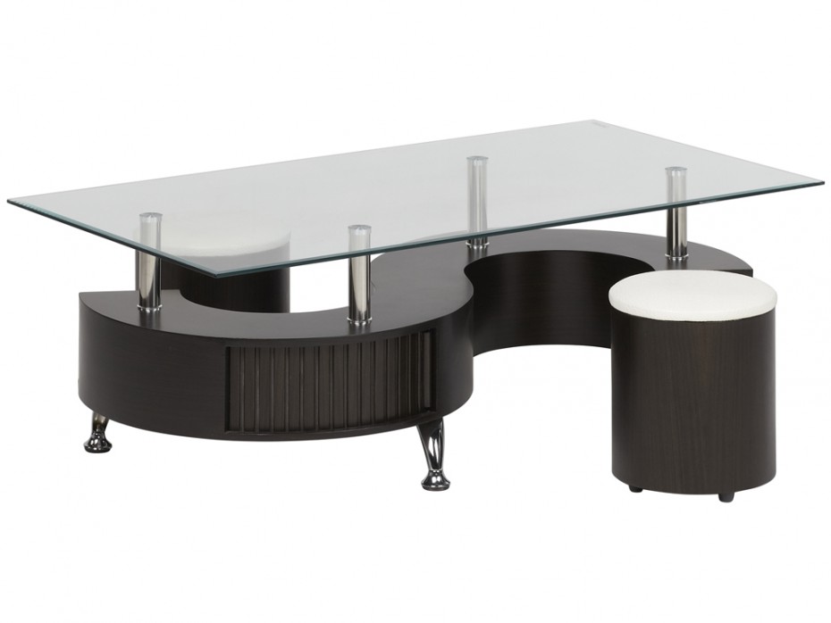 Table basse avec pouf en rotin