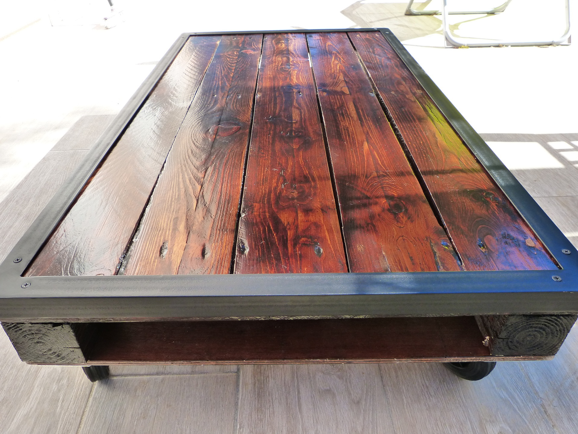 Plan de table basse en bois de palette