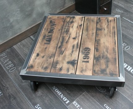 Table basse palette de chantier