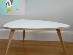 Table basse vintage galet
